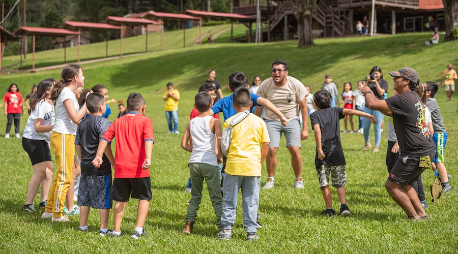 430 niños disfrutaron de la naturaleza y su magia en el campamento Roblealto 