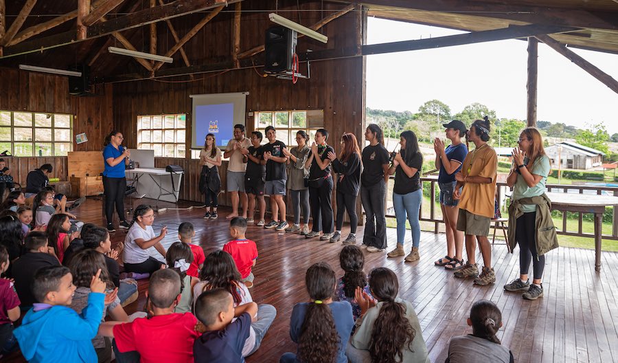 430 niños disfrutaron de la naturaleza y su magia en el campamento Roblealto 