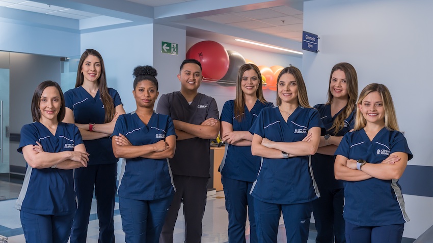 Especialistas del Centro de Terapia Física y Rehabilitación